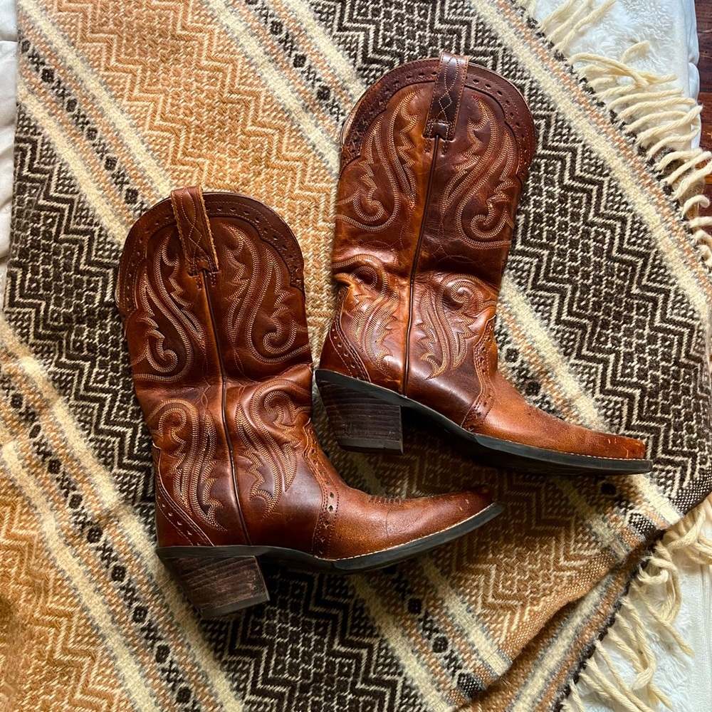 Ariat cowgirl boots 6.5
